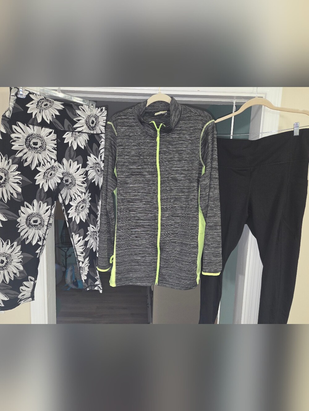 Women's Gym Lot Of 3- Aerie Black Floral, Bobbie Brooks Jacket, Black Costco
